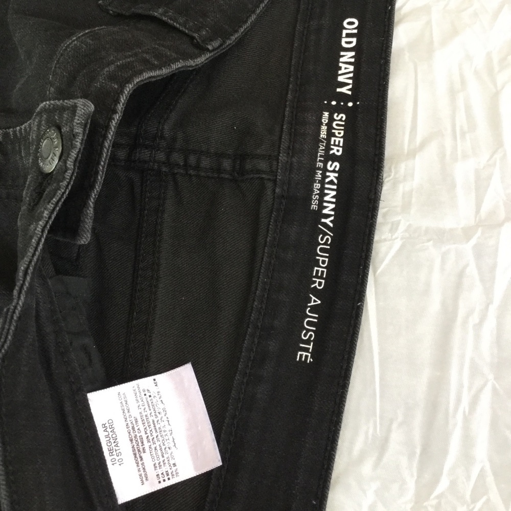 Old Navy super skinny super adjuste size 10